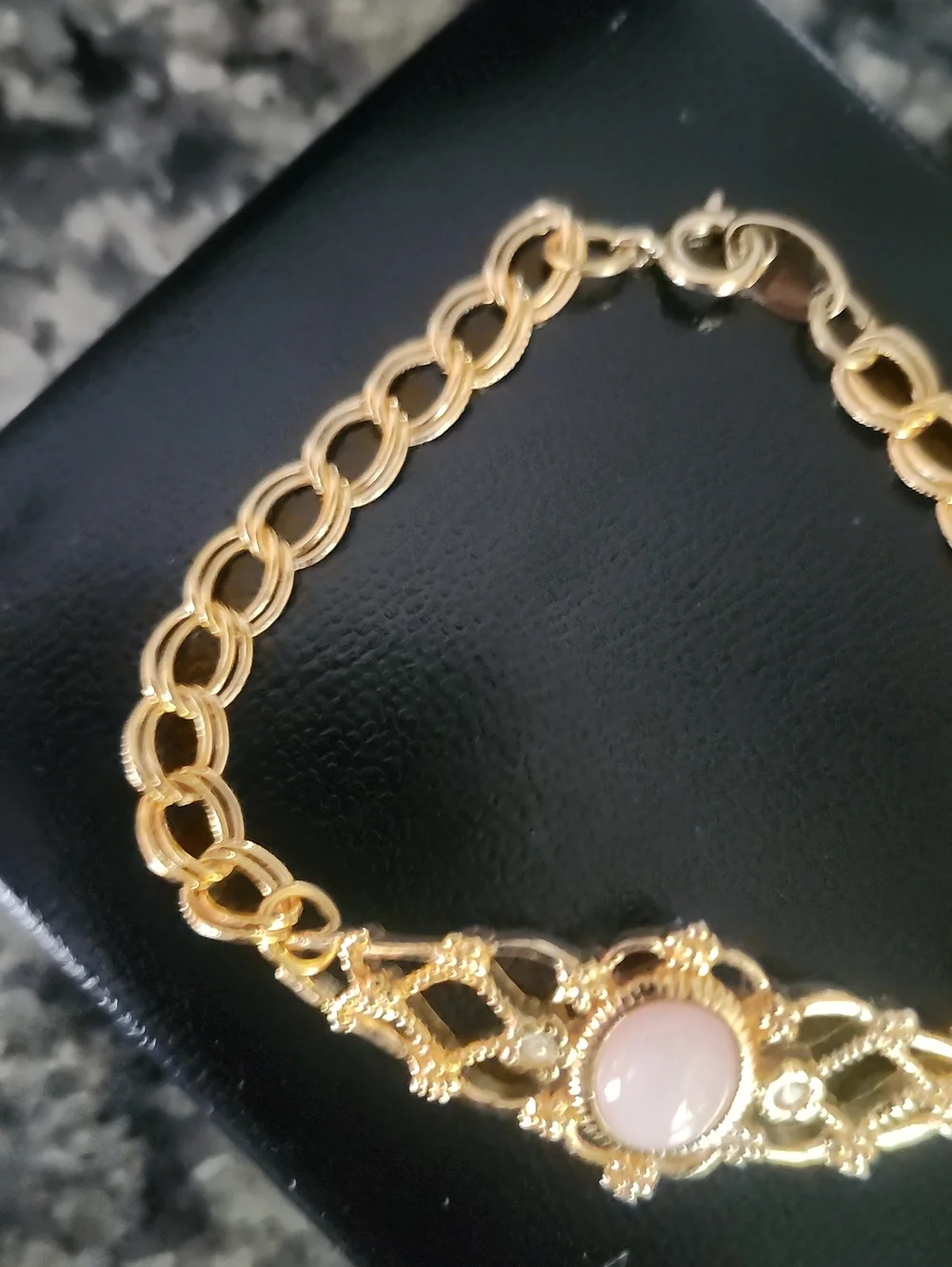 Vtg 70's Avon Gold Tone Filigree Bracelet with Rose Quartz Cabochon